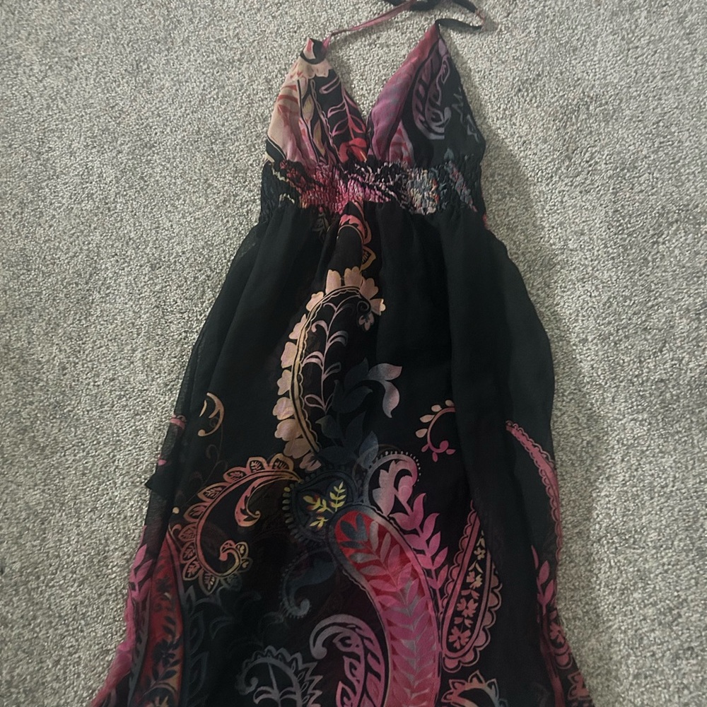 Chic Black and Pink Paisley Midi Dress